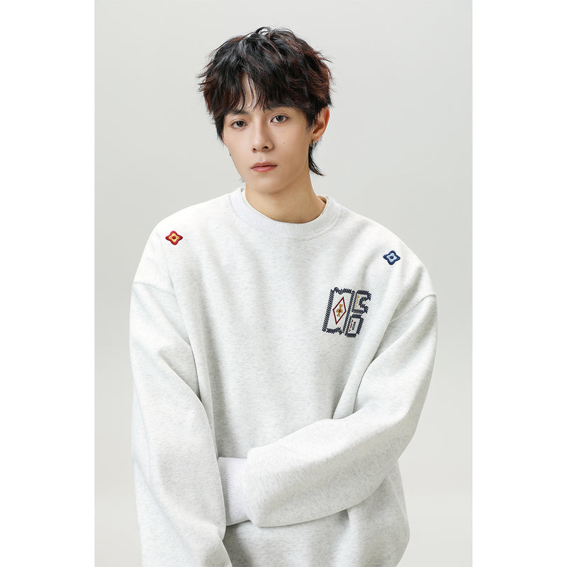 Embroidered loose silhouette round neck sweatshirt for men