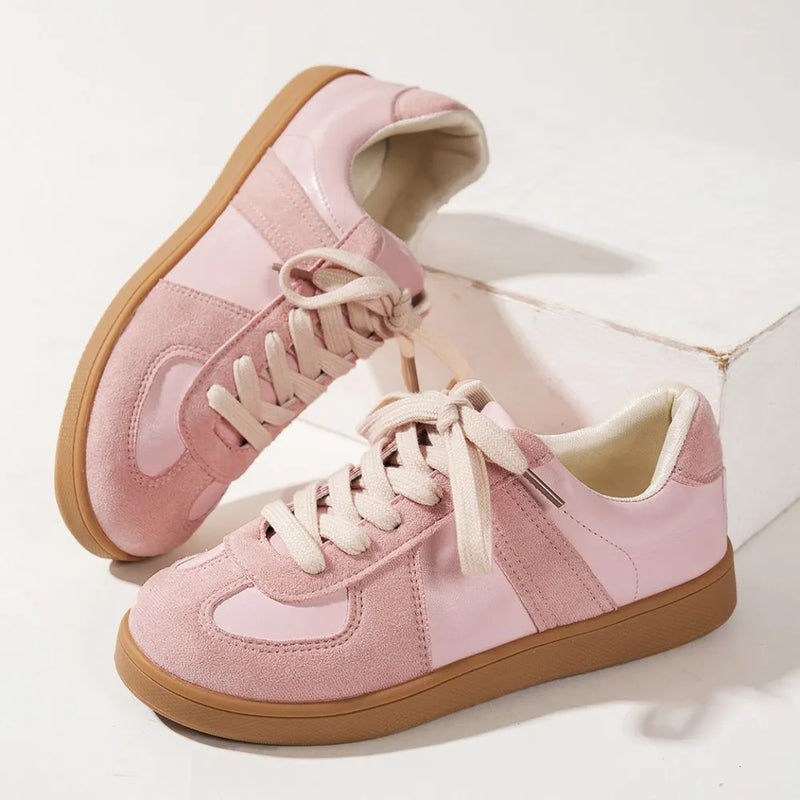 Lace Up Round Toe Flat Sneakers