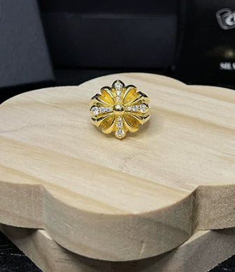 Classic Cruciform Ring