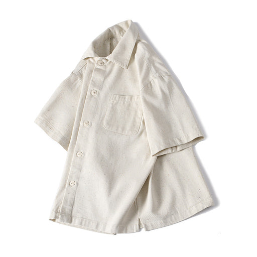 Lightweight men’s casual short sleeve shirt with patch pocket and relaxed fit design