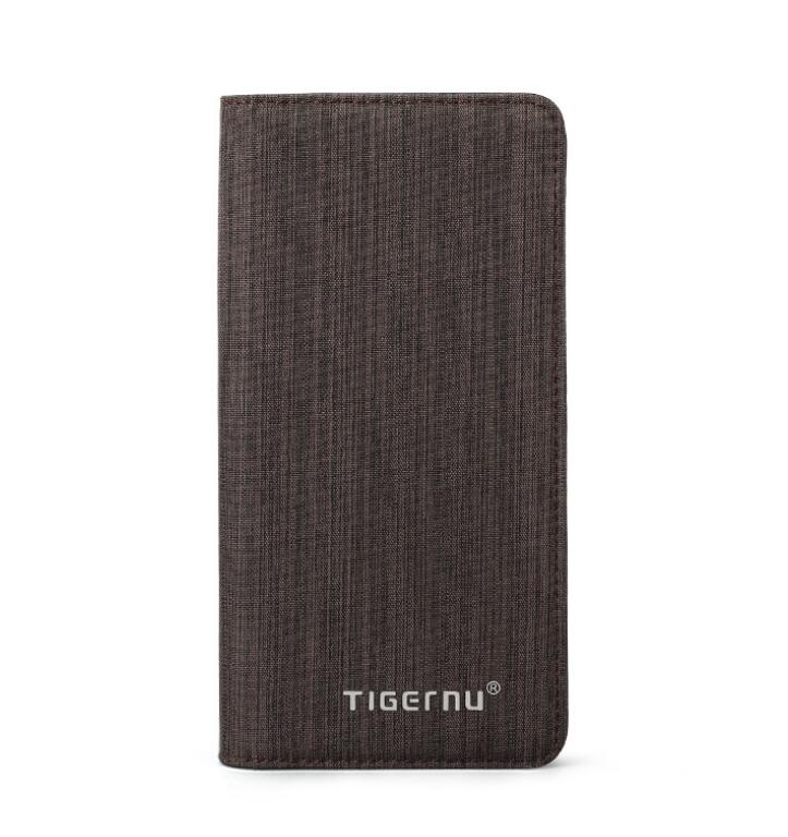Front view of the men’s wallet featuring a textured woven pattern and TIGERNU logo.