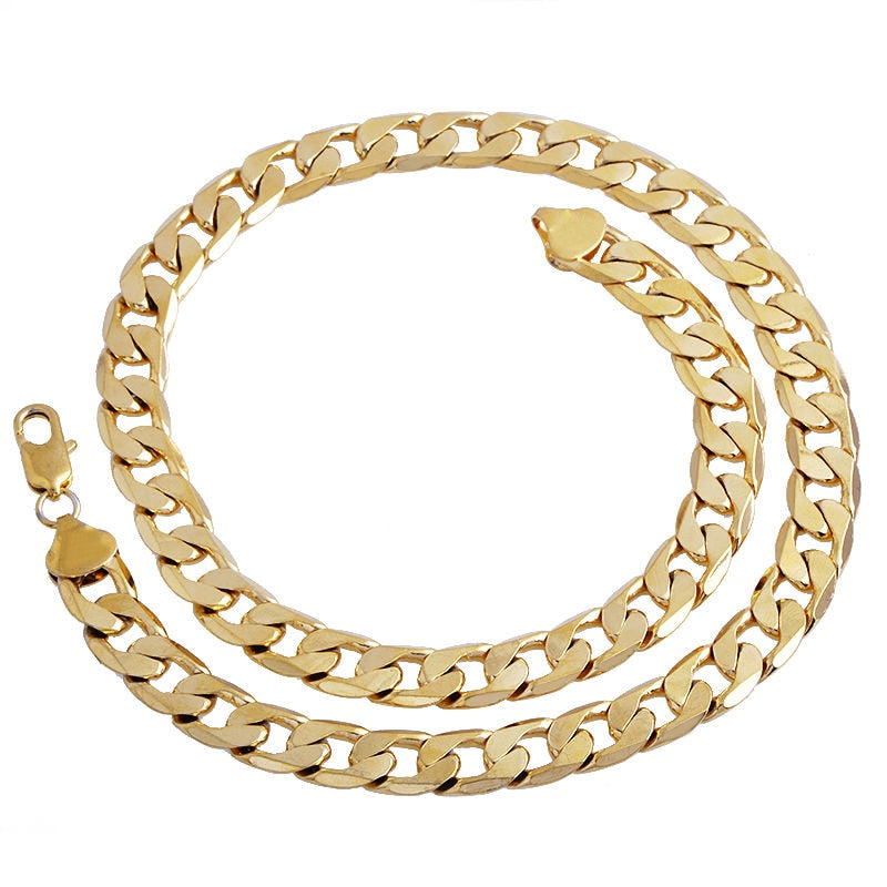 Men's gold Cuban chain neclace 24 inch cassic link full view.