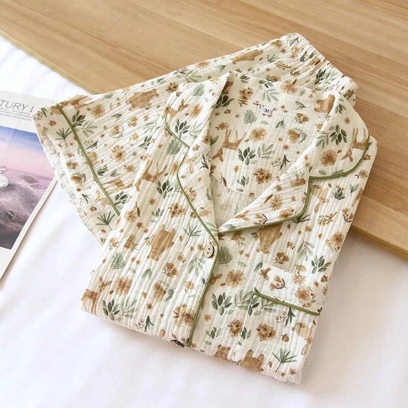 Folded women's cotton gauze floral pajama set in beige print
